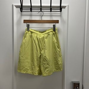 Lululemon Pace Breaker 7in Lime Green short Small